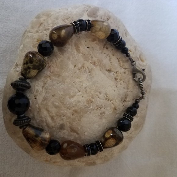 Teardrop Agate / Faceted & Smooth Onyx Bracelet - Picture 3 of 5